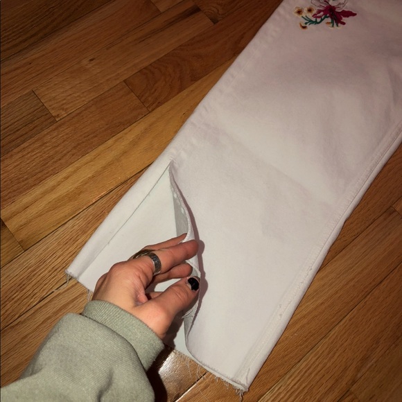 Zara white cropped & flared embroidered jeans - Picture 2 of 4